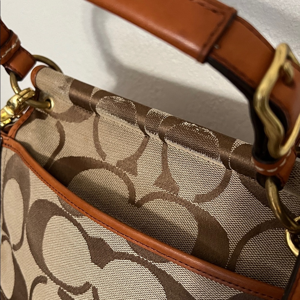 Coach Poppy Willis 70th Anniversary Crossbody Bag Signature Canvas Tan Leather - Picture 4 of 16